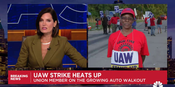 'We're living paycheck to paycheck while the big three is living pretty', says striking UAW member