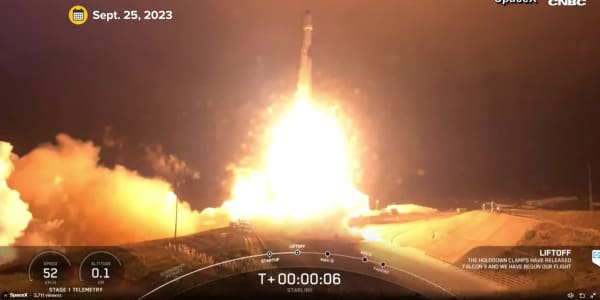 A SpaceX Falcon 9 rocket just successfully launched 21 Starlink satellites