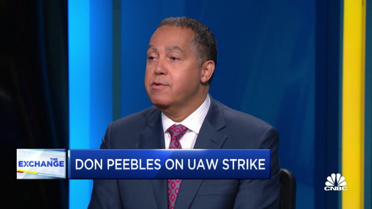 President Biden made an unpresidential mistake by joining the UAW strike, says Peebles Corp. CEO