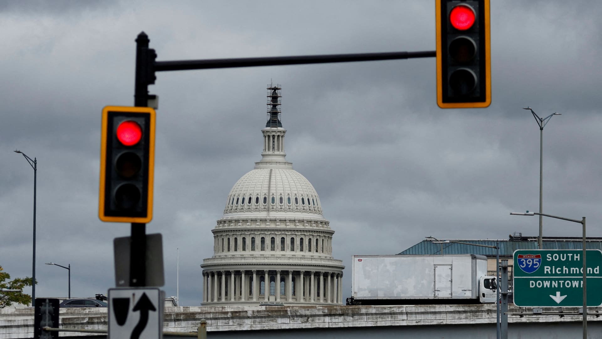 What Cramer thinks a potential government shutdown, auto strike mean for equities