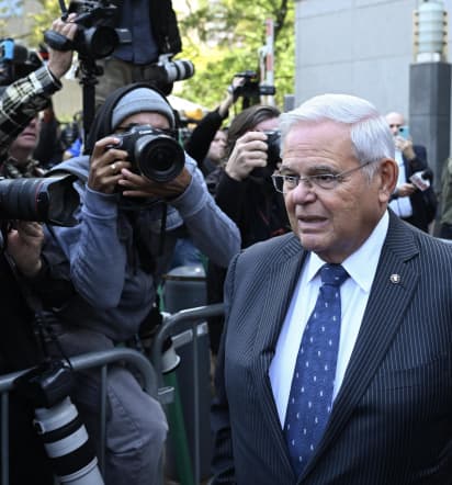 Menendez vows to remain in Senate for New Jersey despite bribery charges