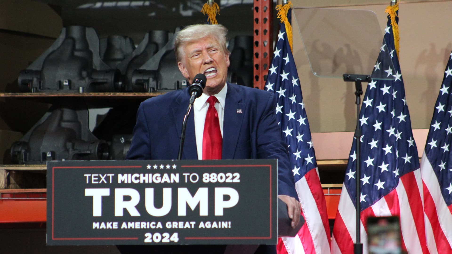 Trump seeks UAW endorsement while criticizing EVs, Biden in Michigan