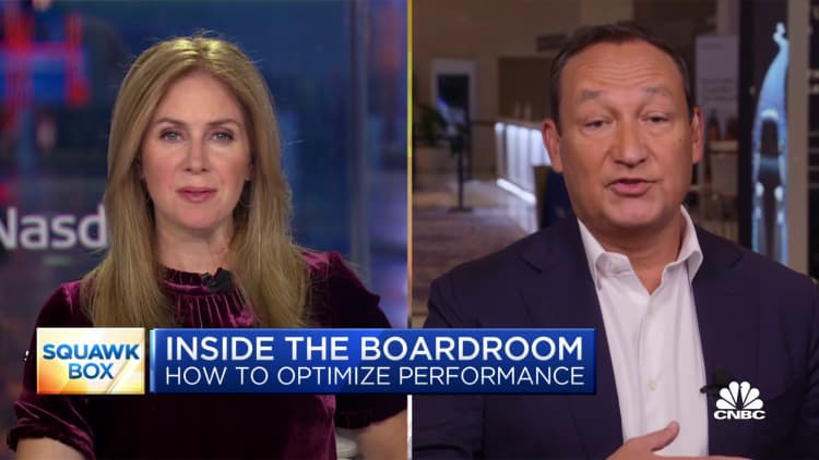 Inside the boardroom: Fmr. United Airlines CEO Oscar Munoz on how to boost performance