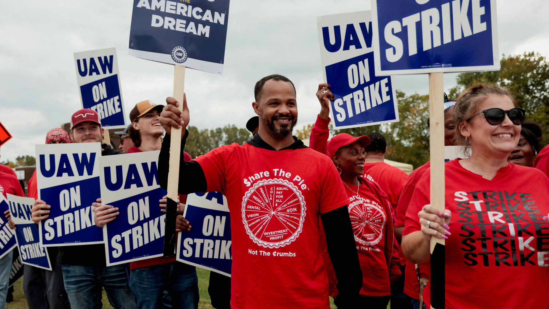 Striking United Auto Workers (UAW) members from the General Motors Lansing Delta Plant picket in Delta Township, Michigan September 29, 2023.