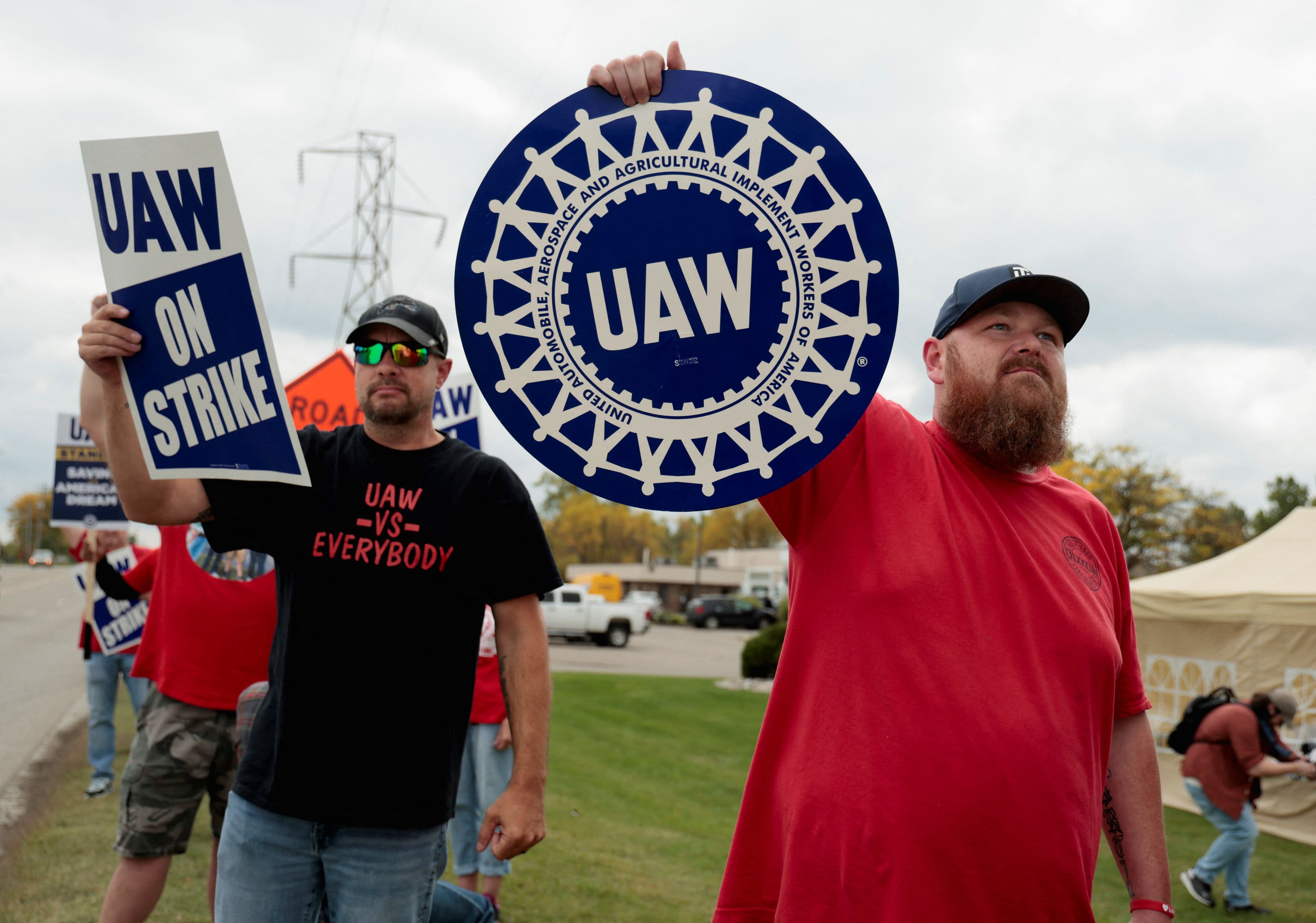UAW, Mack Trucks workers to vote on deal