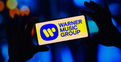 Warner Music to cut 600 jobs, or 10% of staff 