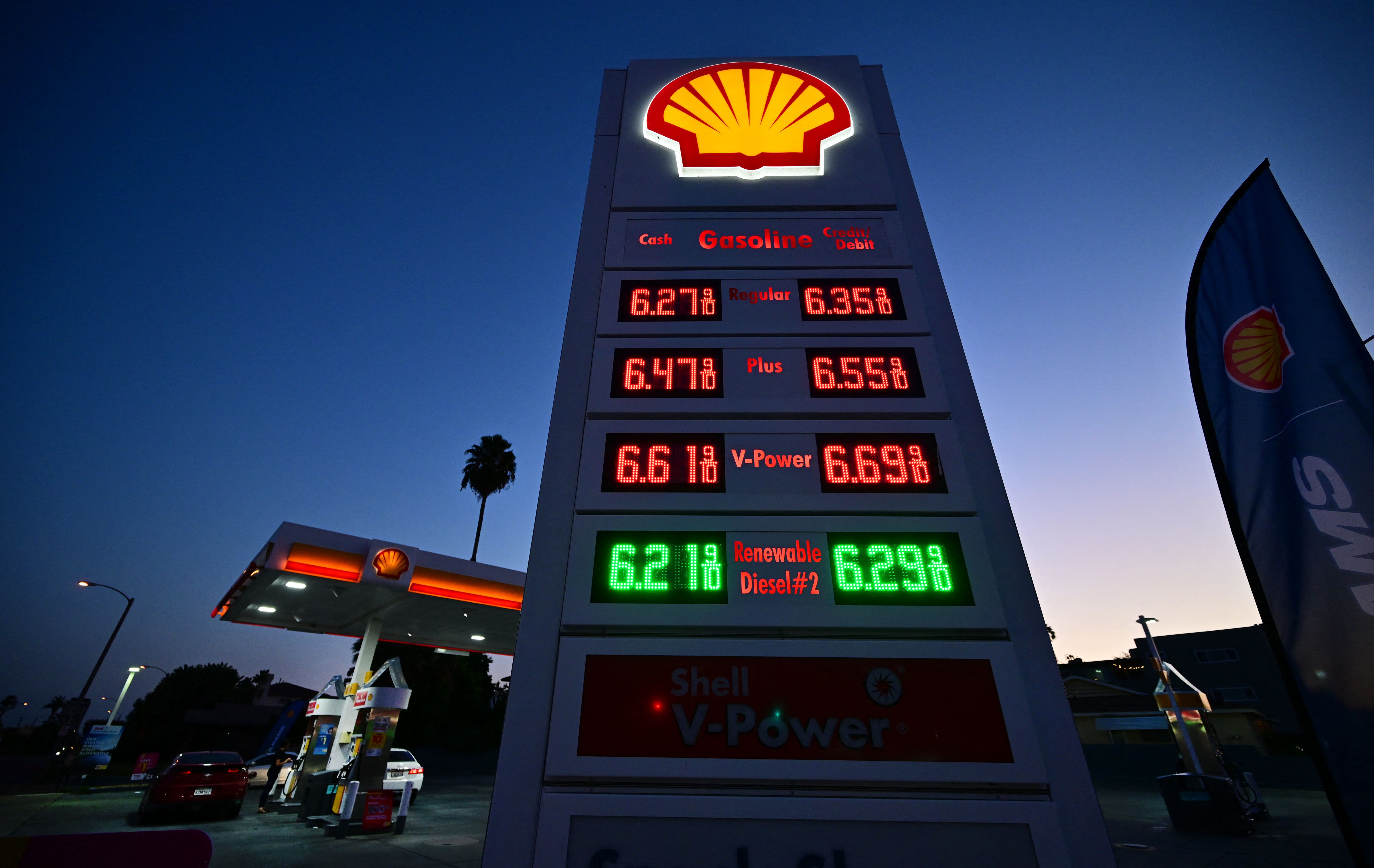 Shell registra ganancias de 6.200 millones de dólares y anuncia recompra de acciones por 3.500 millones de dólares