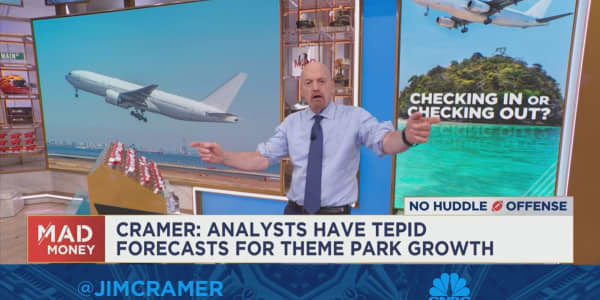 Cruise line numbers are up but stock forecasts are down, says Jim Cramer