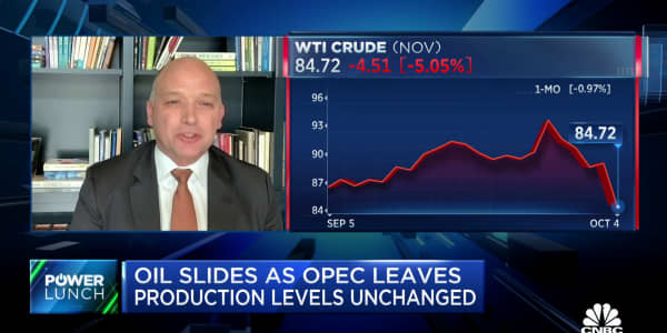 The economy will continue to see higher oil prices, says Tortoise's Rob Thummel