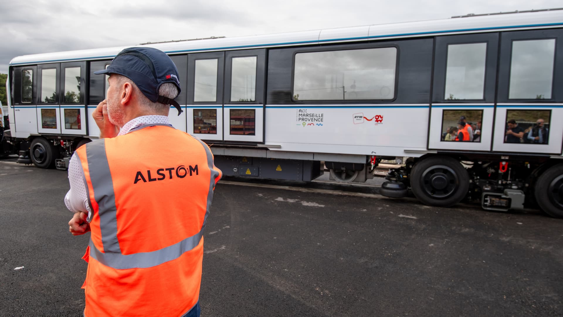 French train manufacturer Alstom plunges 35% after cash flow downgrade