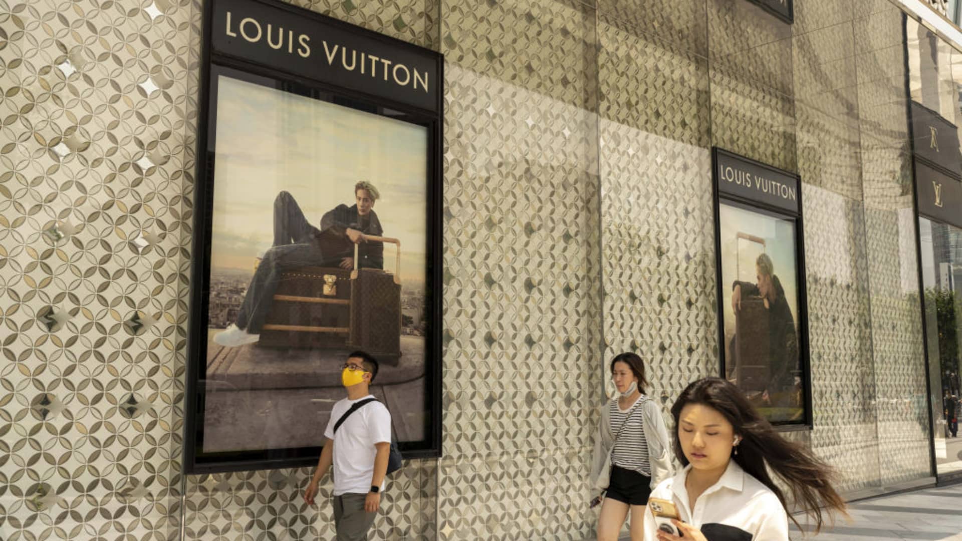 LVMH shares fall to 2023 low as growth slows, pulling luxury sector down