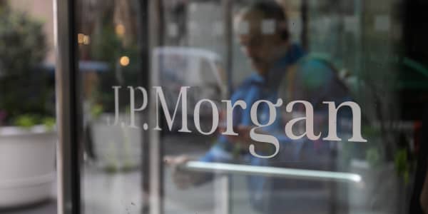 Goldman recommends clients buy JPMorgan call options for a quick winning trade on earnings
