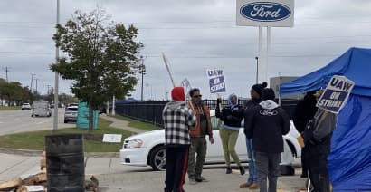 Ford's reinstates 2023 guidance, says UAW deal to cost $8.8 billion
