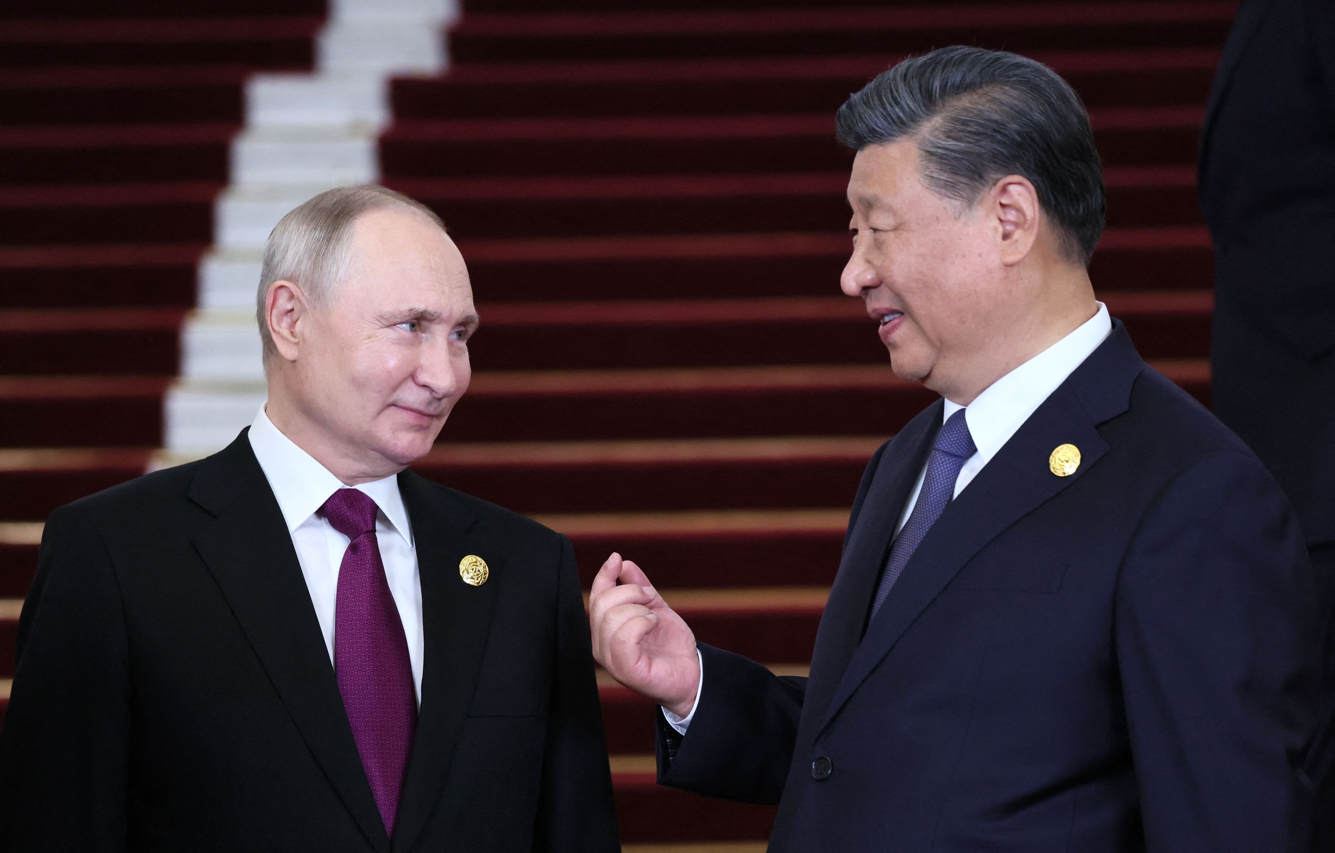 Il presidente cinese Xi e il presidente russo Putin si incontrano a Pechino
