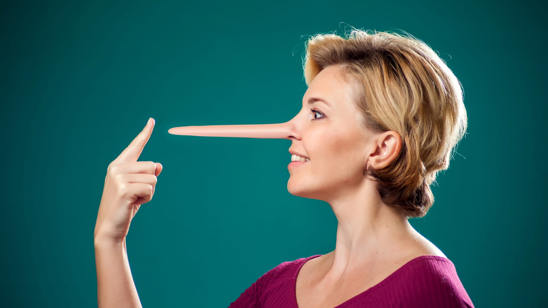 Watch out for these 9 ‘easy’ signs that someone is lying to you, say psychology experts
