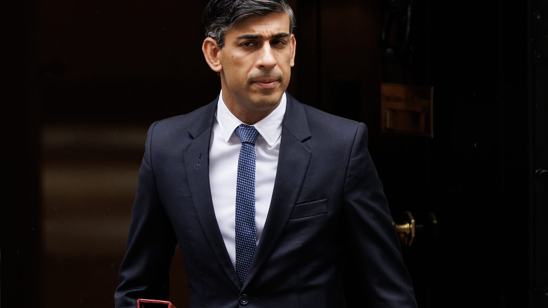 UK Prime Minister Rishi Sunak leaves Downing Street ahead of the weekly Prime Minister's Questions in the House of Commons on October 18, 2023 in London, England. (Photo by Dan Kitwood/Getty Images)