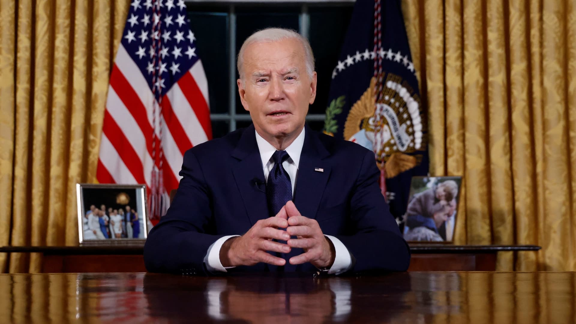 U.S.President Joe Biden delivers a prime-time address to the nation about his approaches to the conflict between Israel and Hamas, humanitarian assistance in Gaza and continued support for Ukraine in their war with Russia, from the Oval Office of the White House in Washington, U.S. October 19, 2023. 