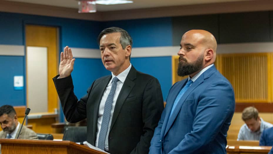 ATLANTA, GEORGIA - OCTOBER 20: Attorney Scott Grubman stands with his client, Kenneth Chesebro, as Chesebro is sworn in during a plea deal hearing in front of Fulton County Superior Judge Scott McAfee at the Fulton County Courthouse October 20, 2023 in Atlanta, Georgia. Chesebro was facing seven charges related to his alleged role as the legal architect in using Trump electors in Georgia and other key states to undermine the 2020 elections.  (Photo by Alyssa Pointer/Getty Images)