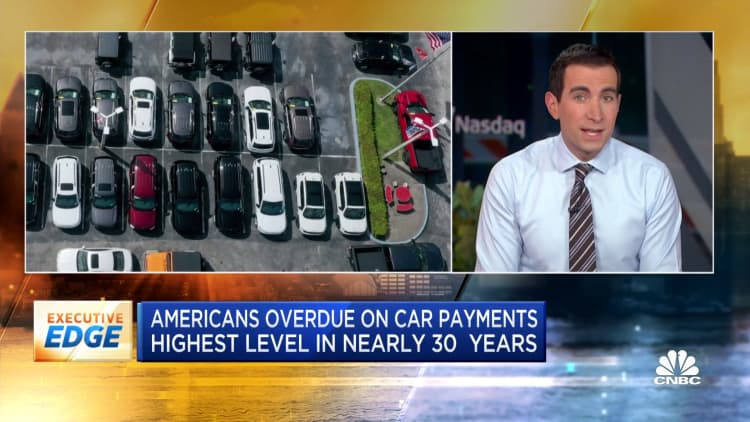 Americans overdue on car payments at highest level in nearly 30 years