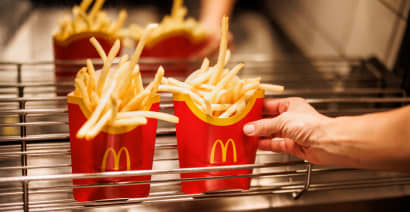 McDonald’s earnings miss estimates as diners pull back, Middle East boycotts hit sales