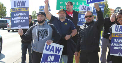 UAW expands strike to Stellantis pickup truck plant in Michigan