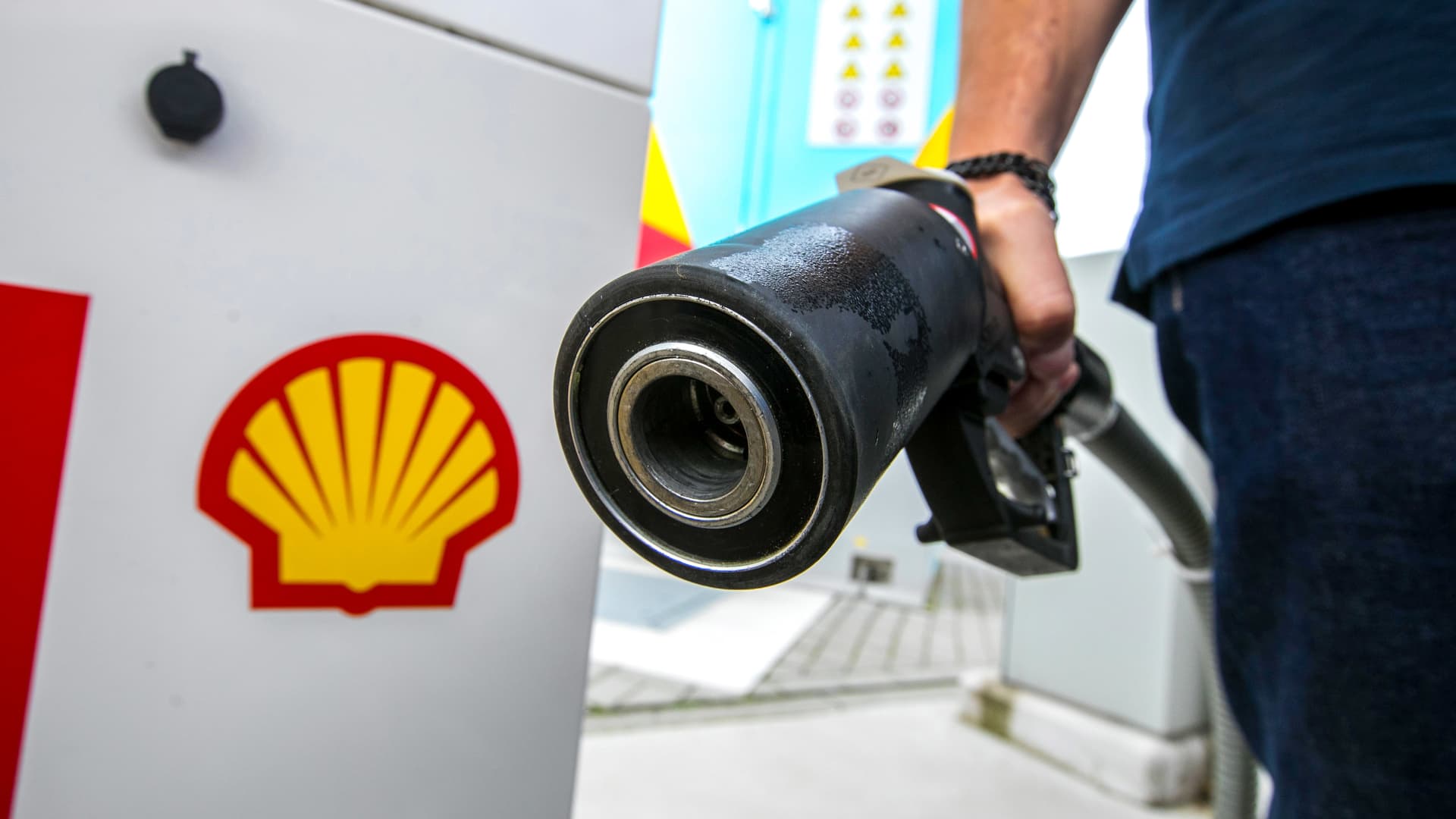 Shell will cut 200 jobs in clean energy division