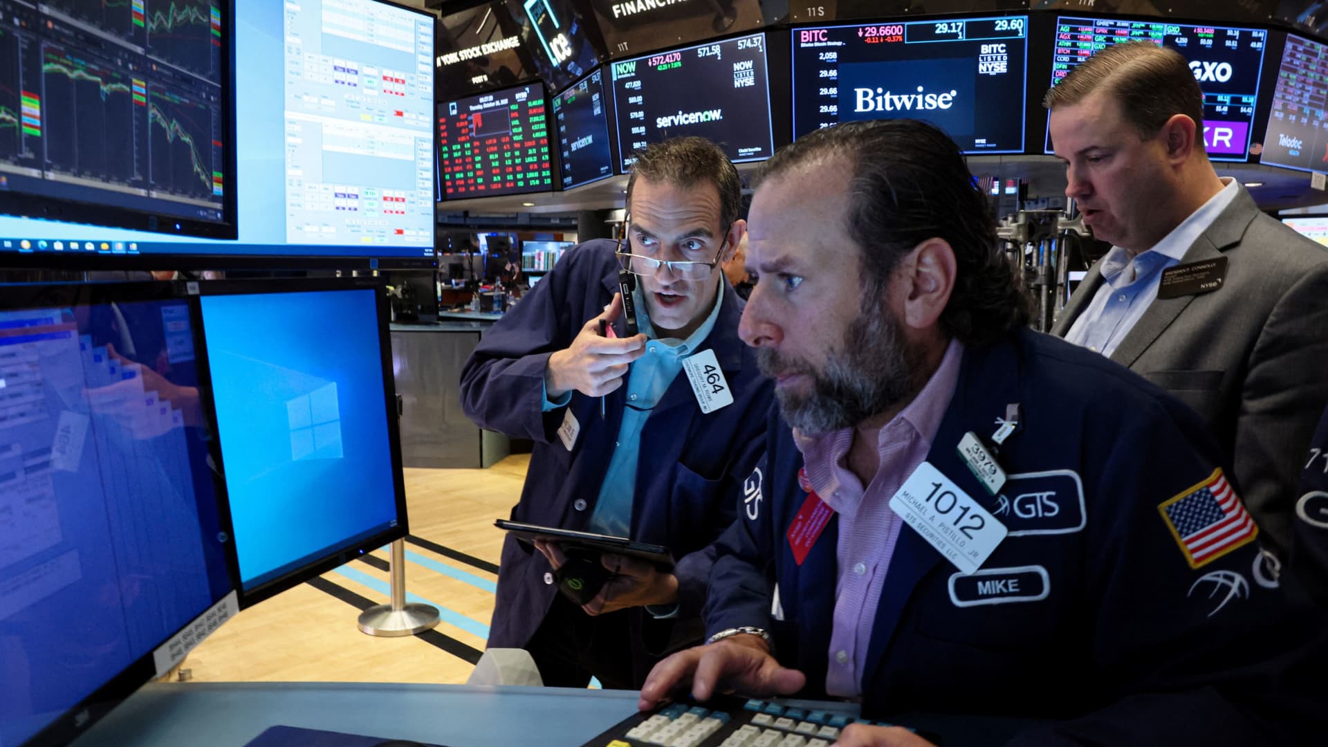 Dow falls Monday as 4-week rally pauses: Dwell updates