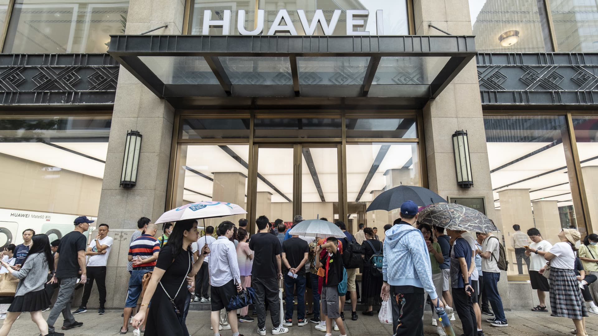 Huawei is giving Apple stiff competition in China. Suppliers to watch