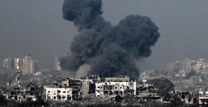 Israeli forces in Gaza 'increasing the ground operation'; Hamas offers to swap hostages for prisoners