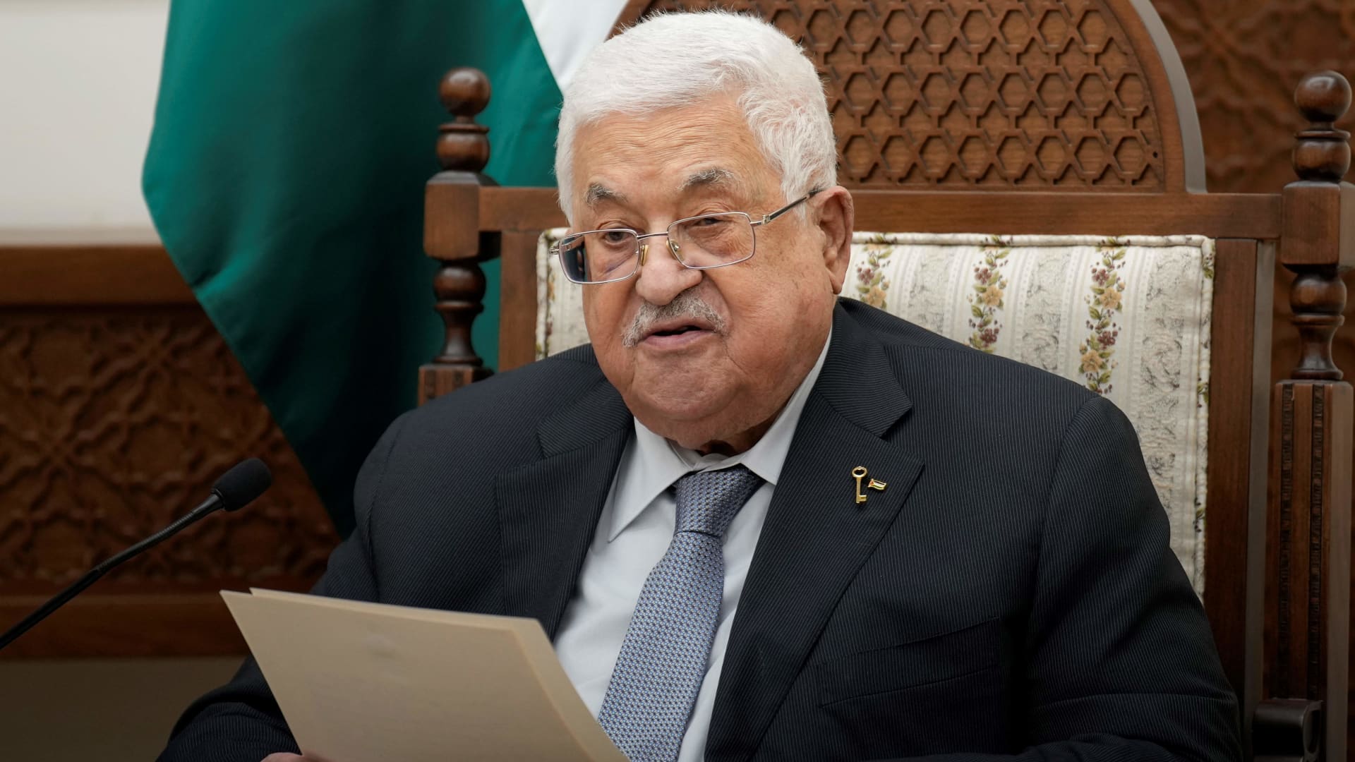 Palestinian President Mahmoud Abbas has called on the international community to stop Israel's aggression and bombardments in the Gaza Strip.