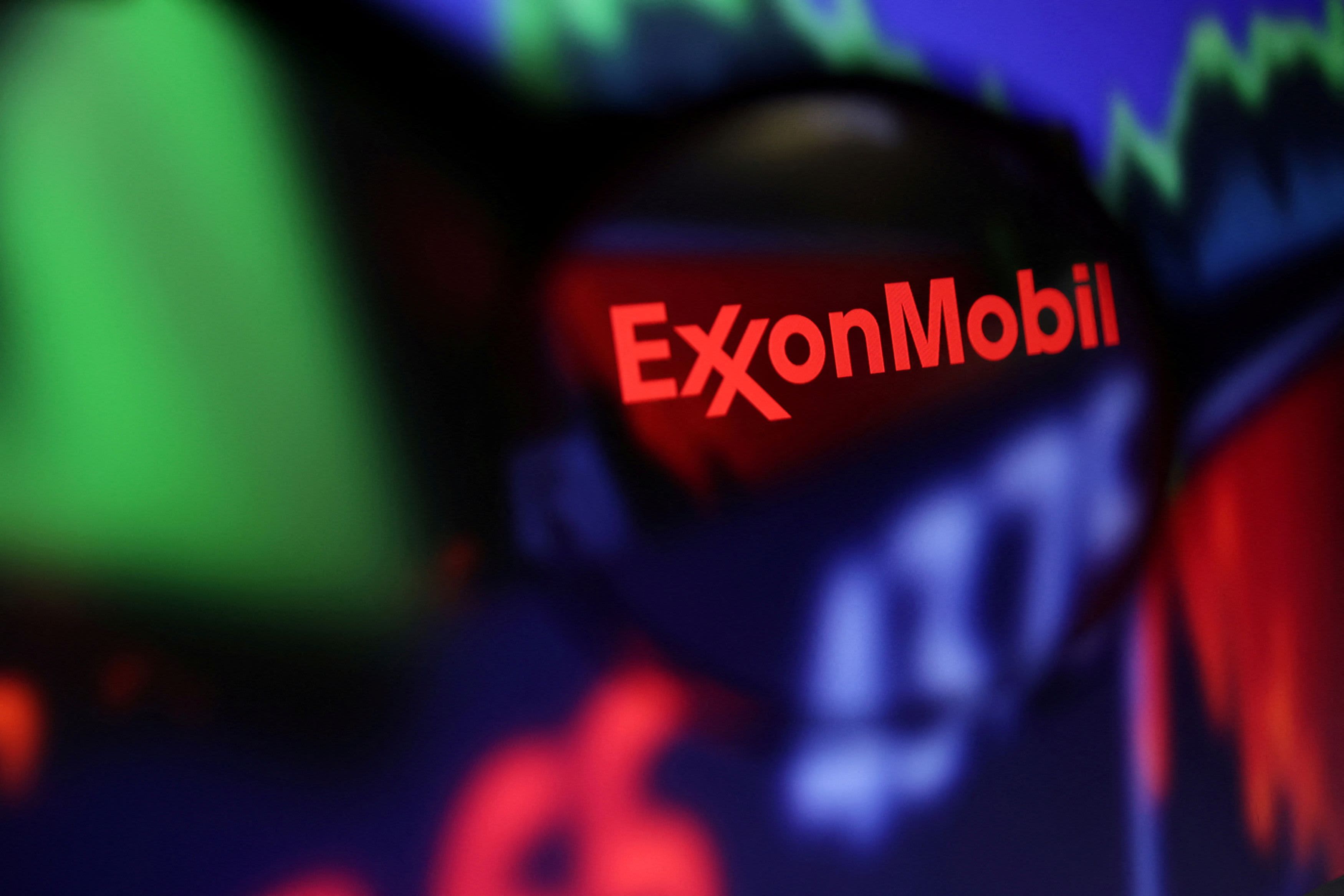 Un juge intente une action en justice contre Exxon contre le militant climatique Arjuna