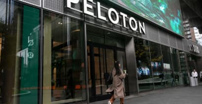 Peloton reports wider-than-expected loss, 'bad news' on subscriptions