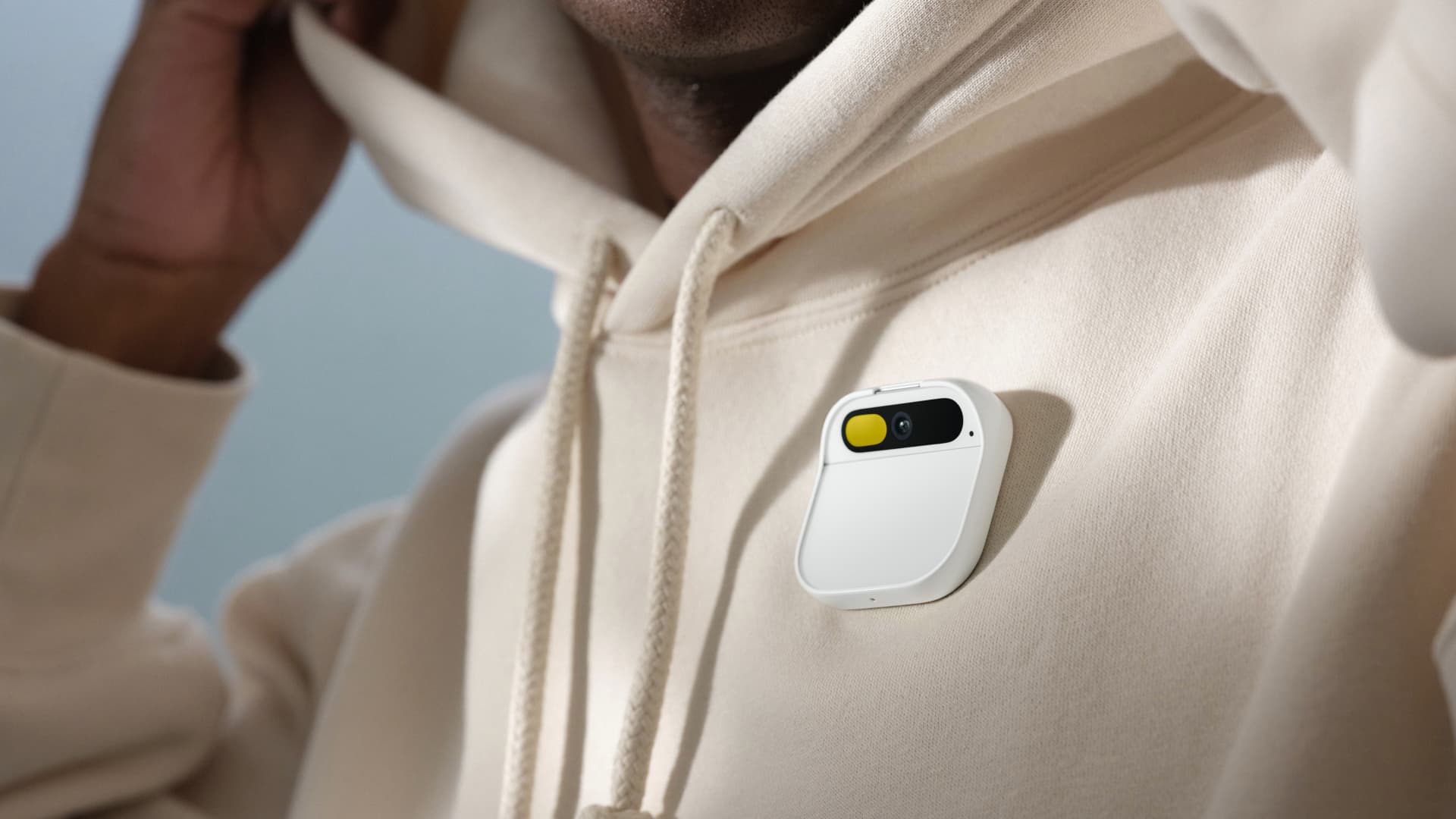 Former Apple designers launch 0 Humane AI Pin as smartphone replacement