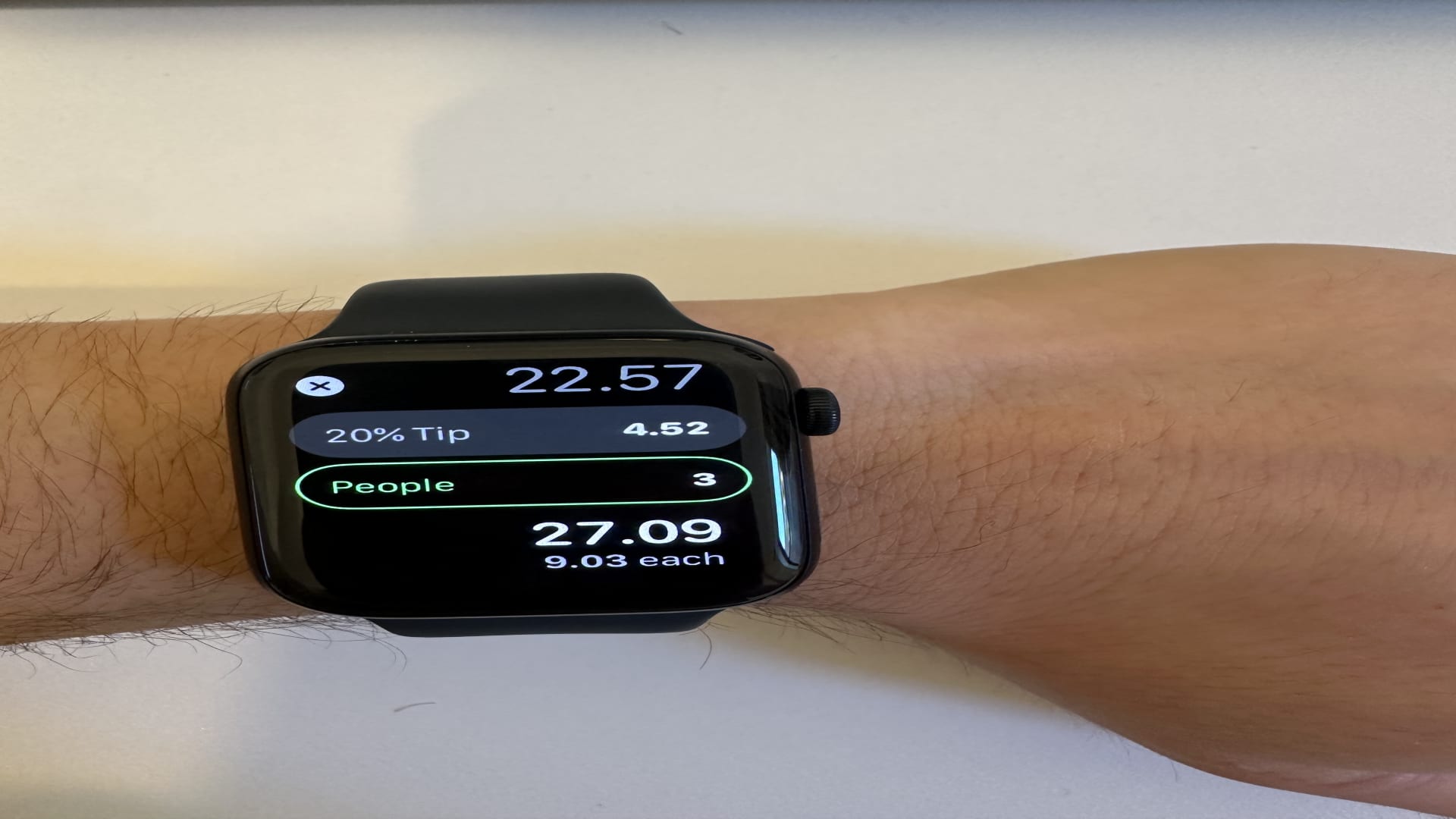 How to use your Apple Watch to calculate the tip and split a check at a restaurant