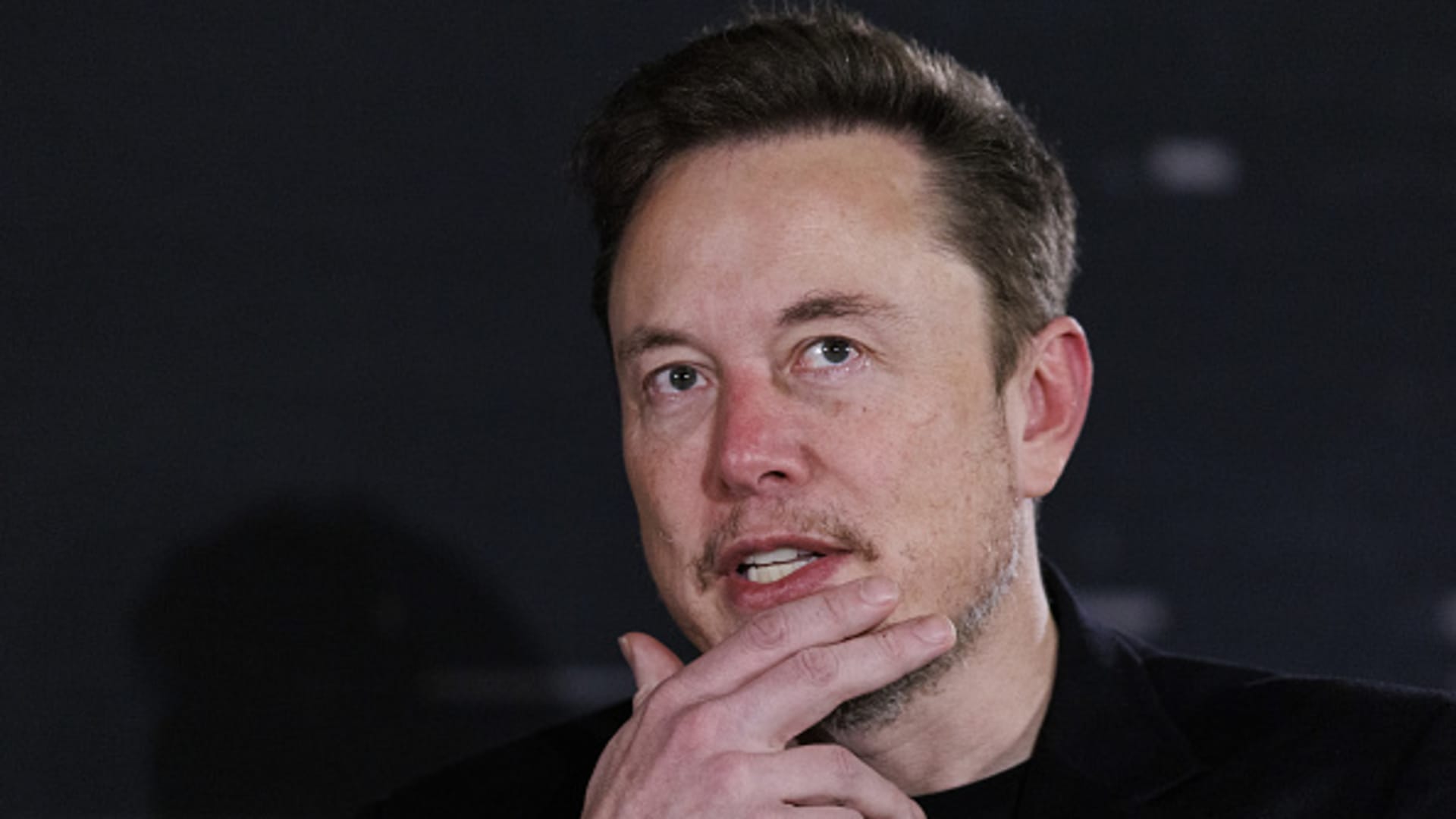 The White House criticizes Elon Musk for promoting anti-Semitic and racist “hate”.