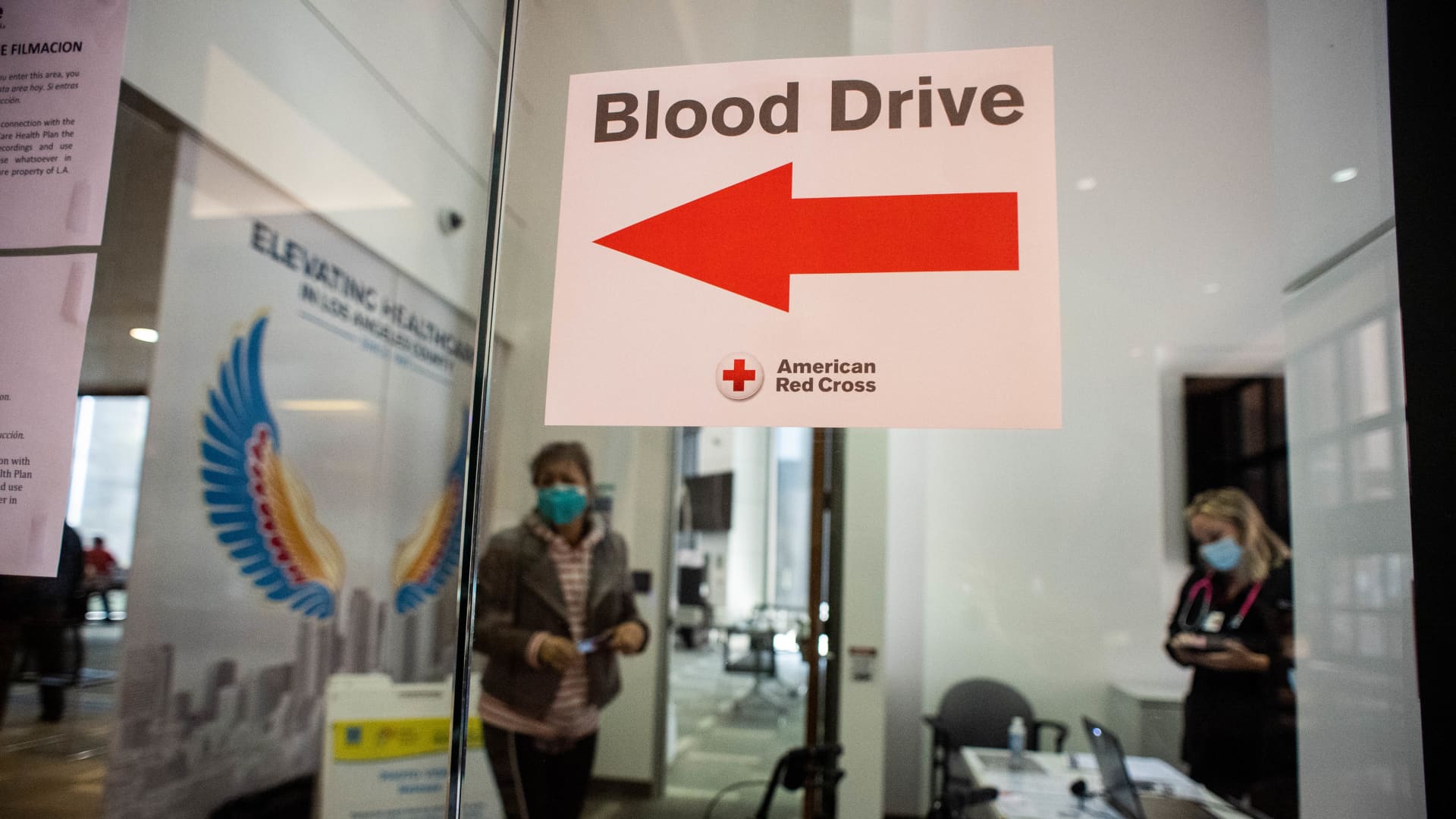 This is how the American Crimson Cross makes cash from donated blood