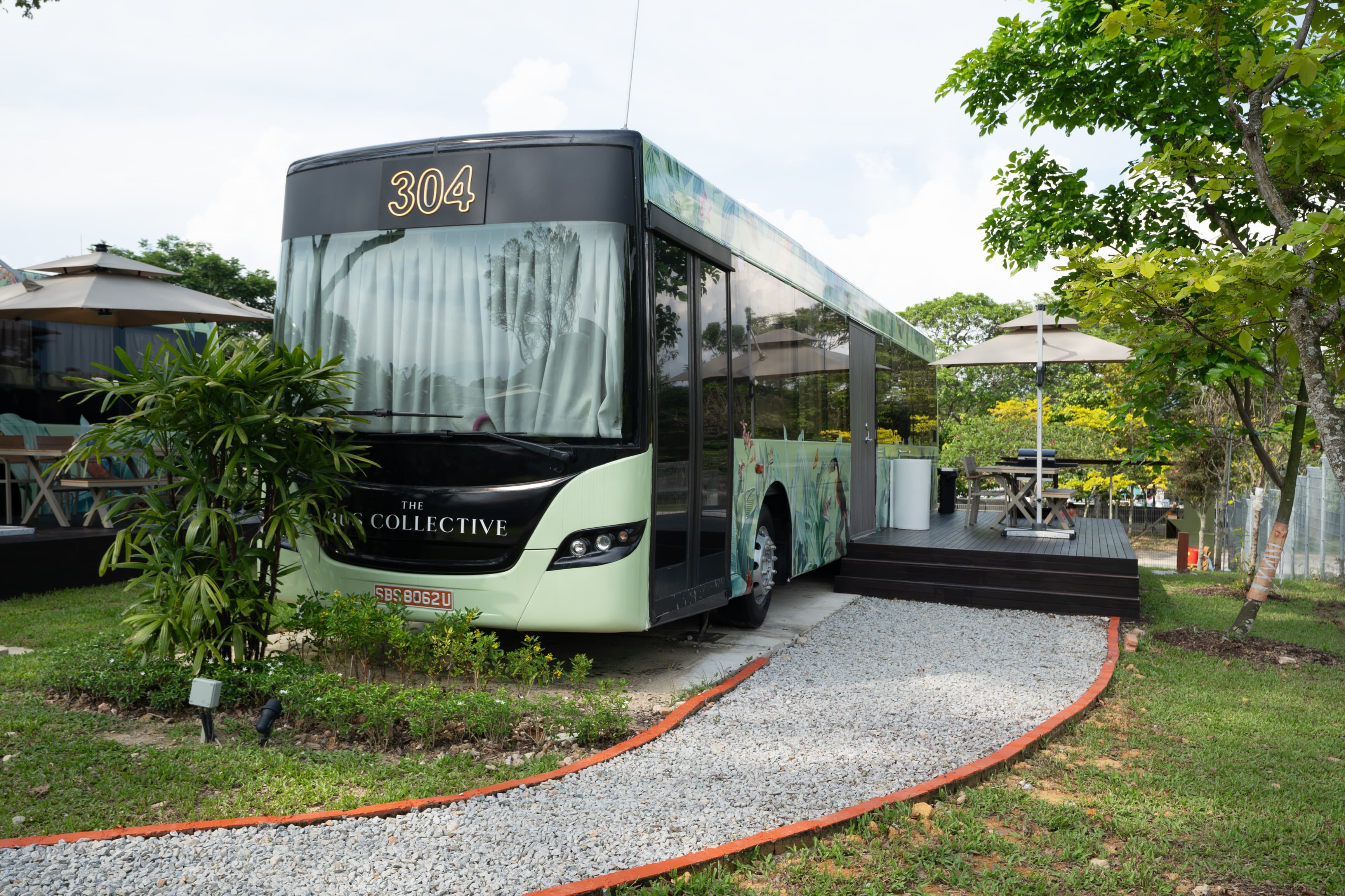 A brand new luxurious resort with rooms produced from buses opens in Singapore