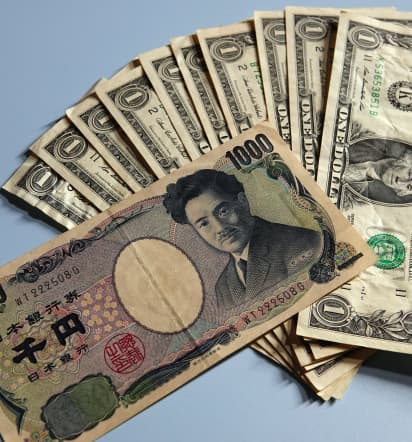 Dollar firm, yen under watch ahead of key US CPI release