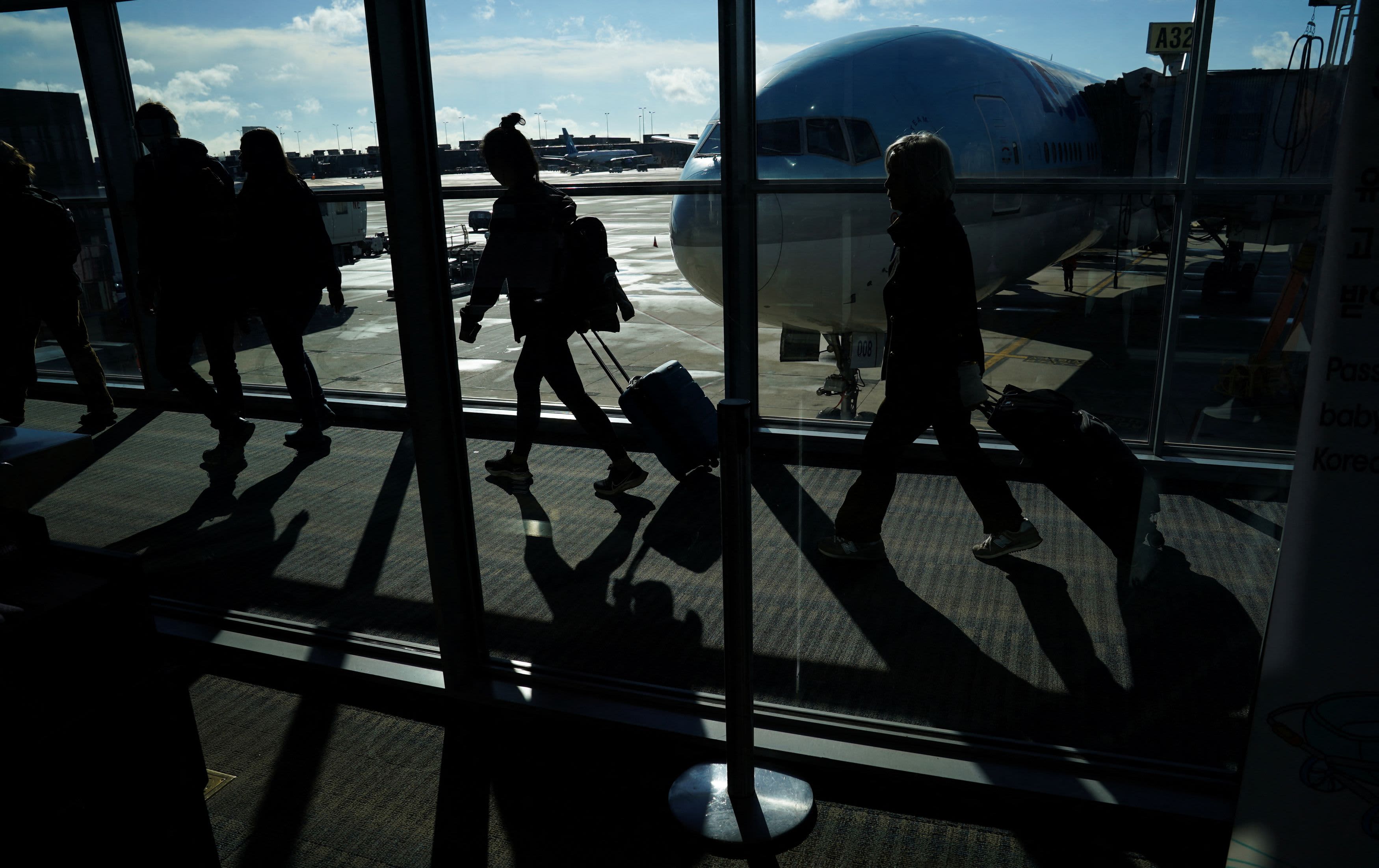 Airlines are cutting minutes off flight time thanks to new technology and faster boarding