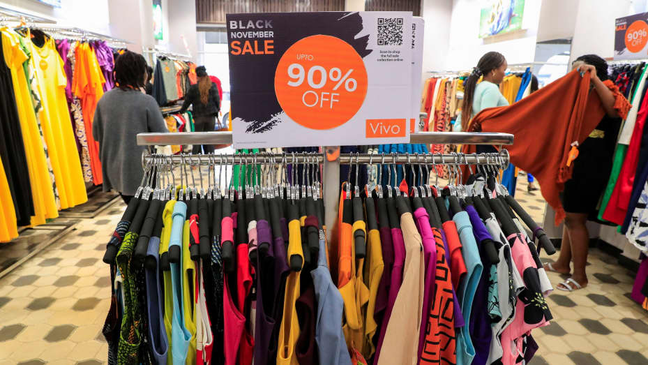 U.S. retail sales surge as Americans kick off holiday shopping