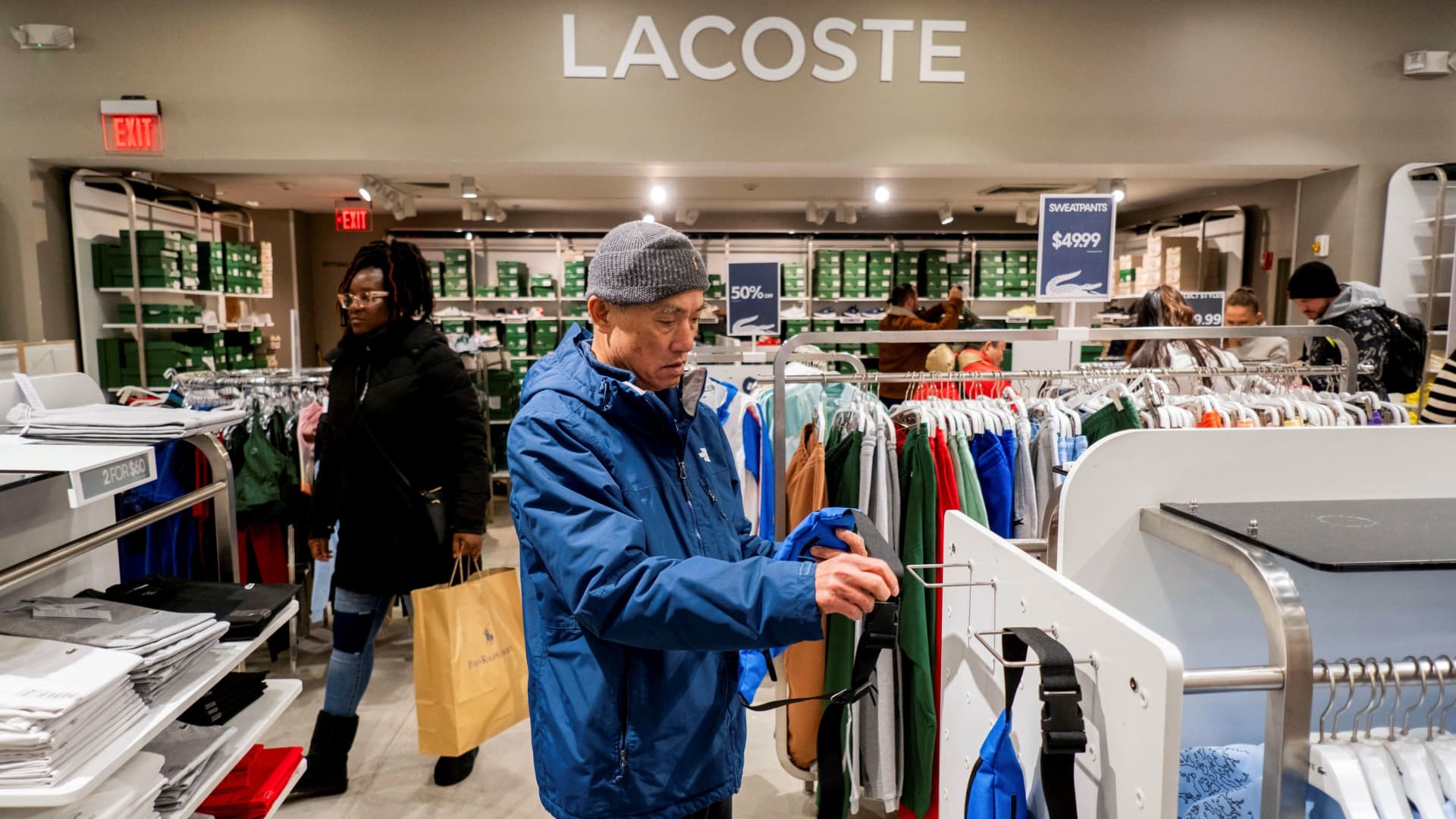 Holiday sales climb, boosting retailer hopes that shoppers will spend during uncertain 2024