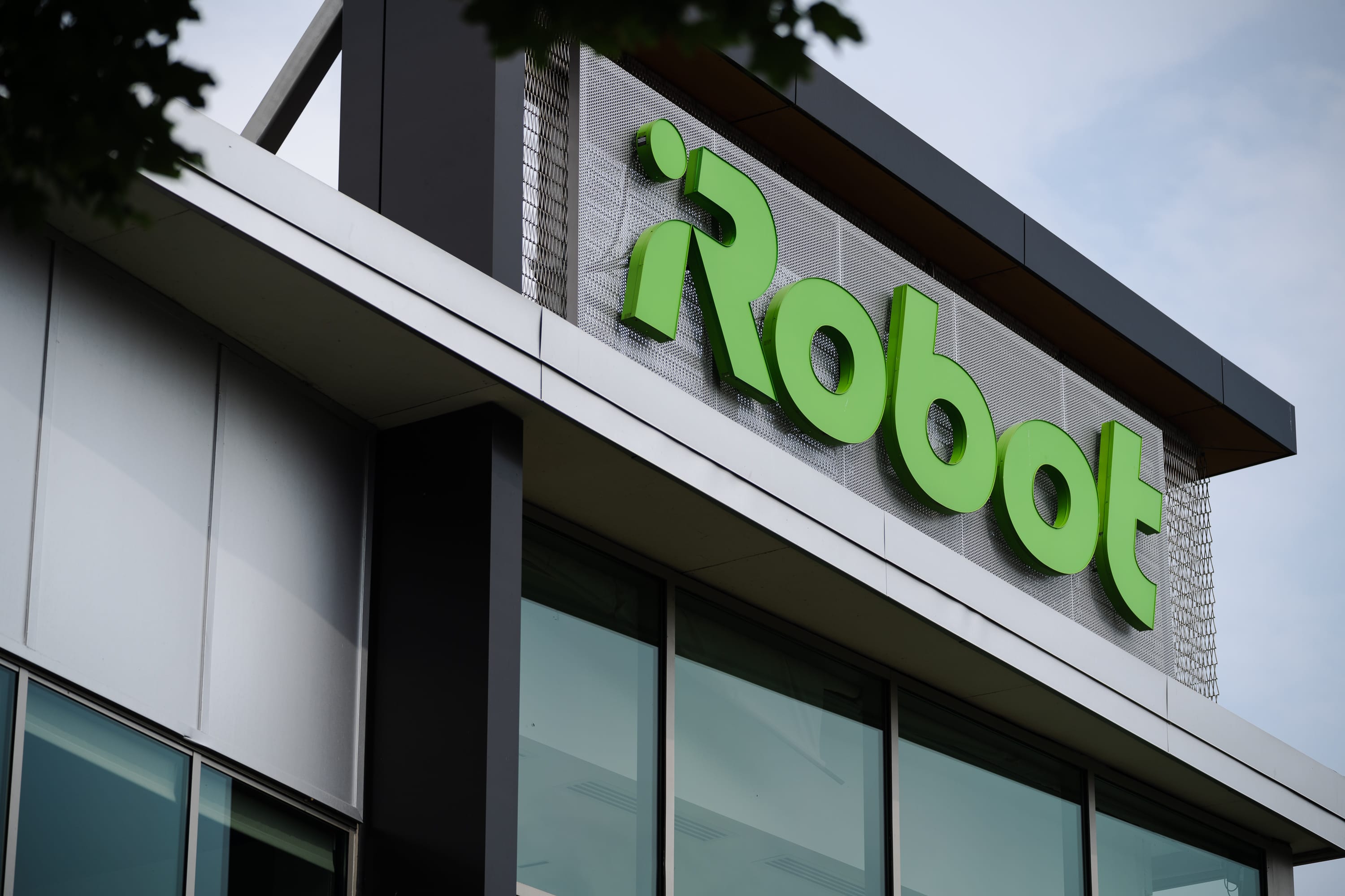 Amazon iRobot anlaşmasını sonlandırdı ve Roomba üreticisi çalışanların %31'ini işten çıkardı