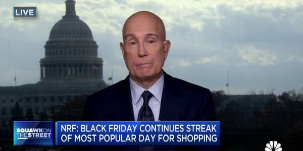 Thanksgiving holiday weekend breaks shopping records