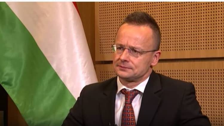 Hungary will never send weapons to Ukraine, foreign minister says