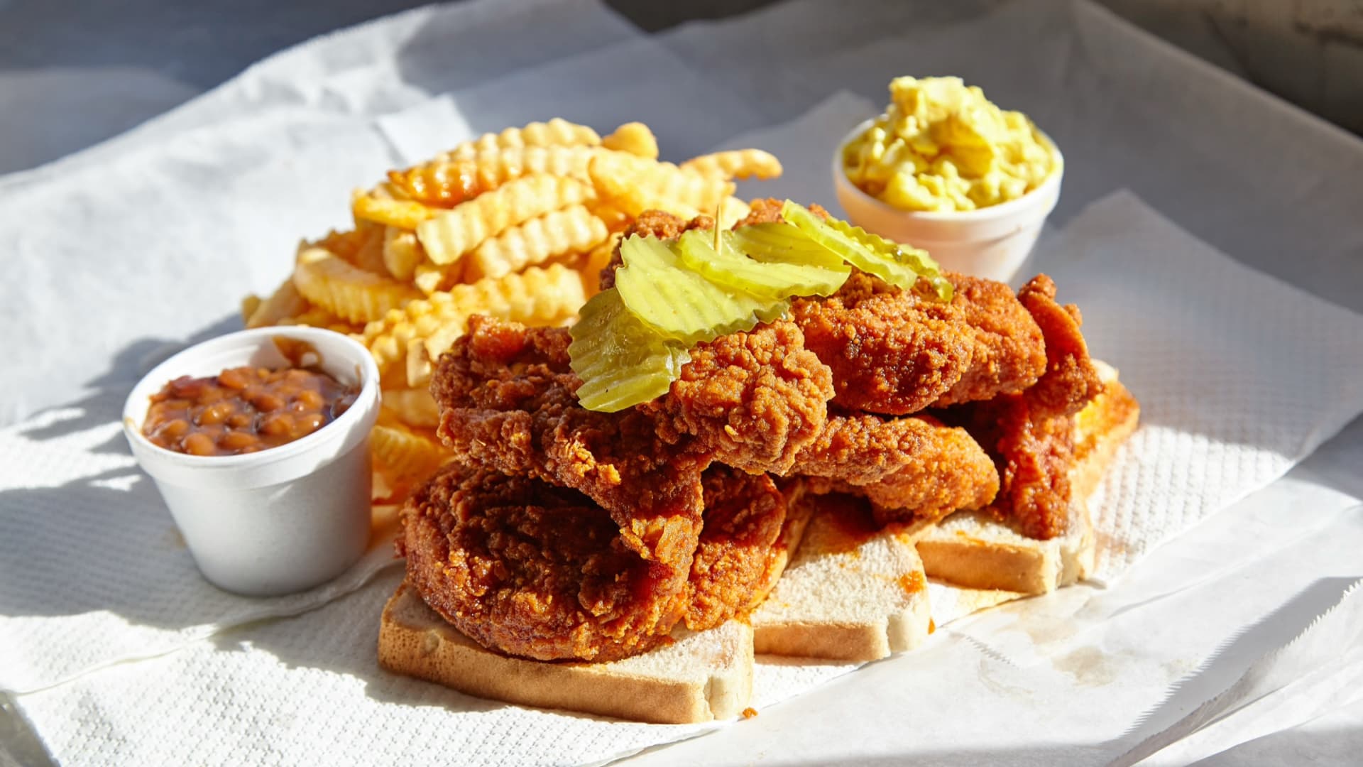 Nashville scorching hen is in all places, however it’s nonetheless on the coronary heart of its hometown’s tradition