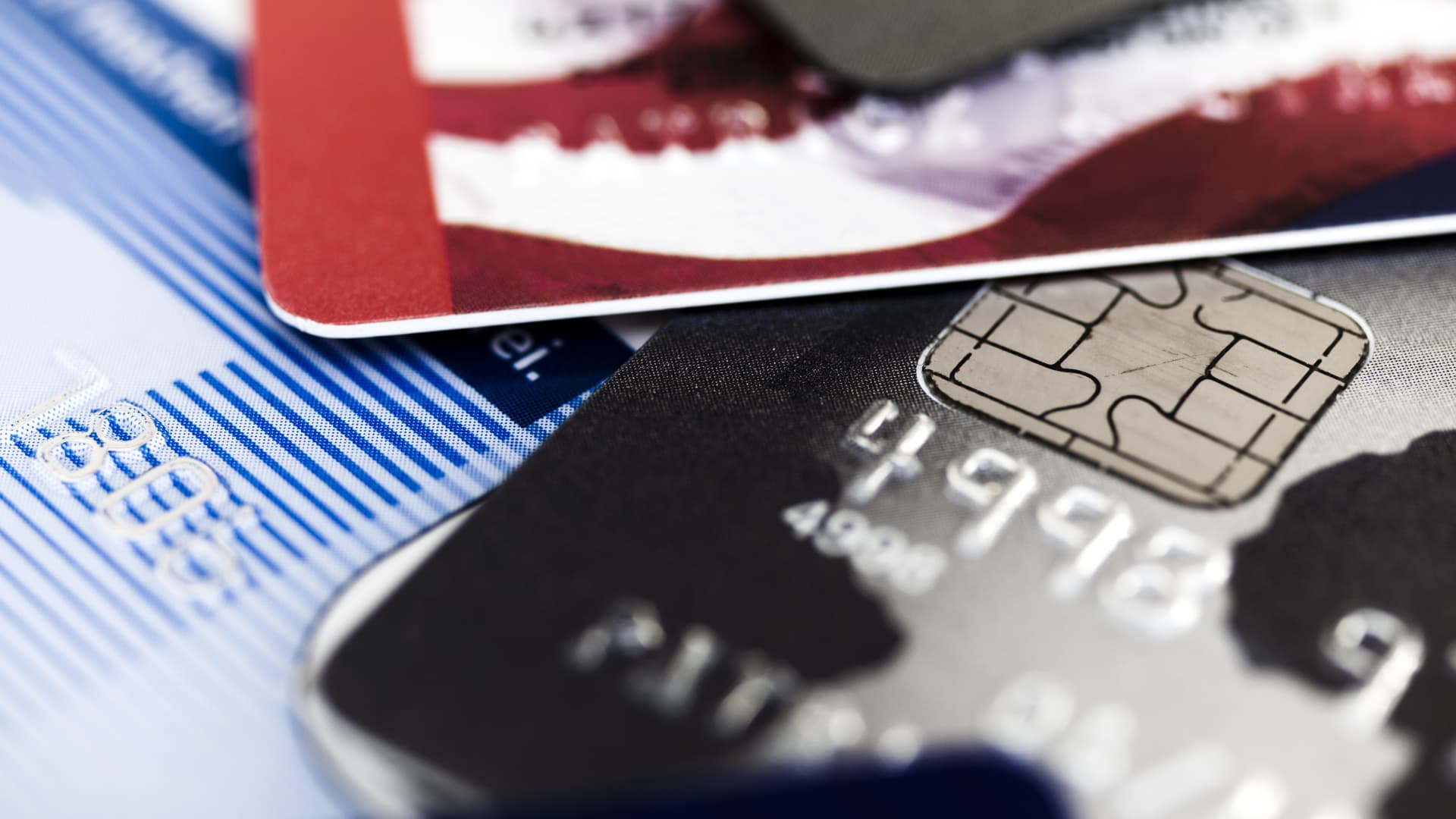 What credit score do you need to get an American Expresss Platinum card?