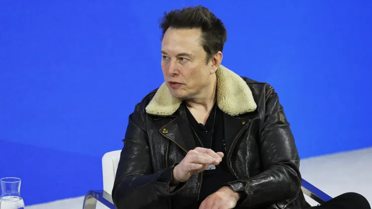 TECH Elon Musk claims advertisers are trying to ‘blackmail’ him, says ‘Go f— yourself’ (cnbc.com)