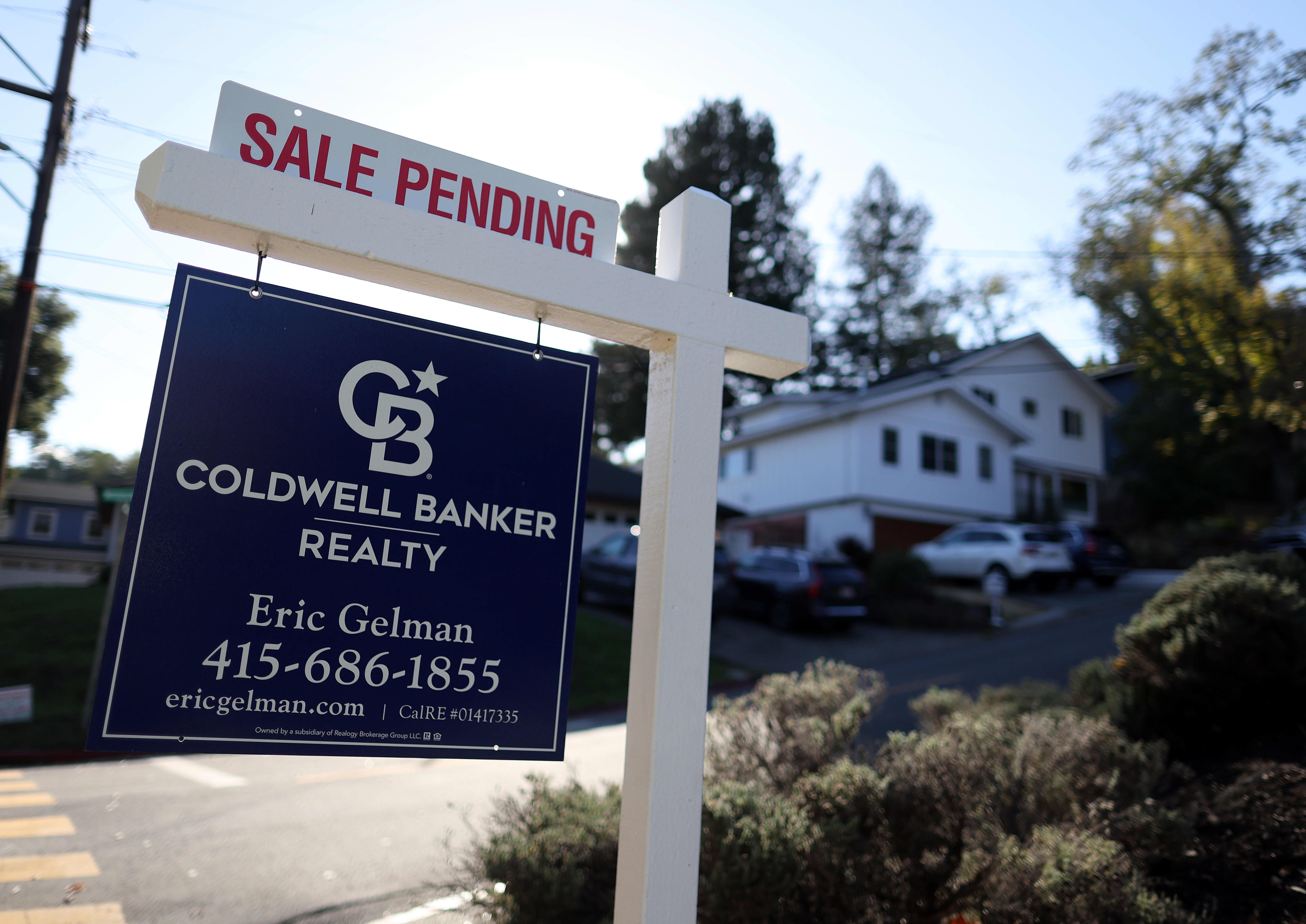 Pending home sales for November were unchanged, despite lower mortgage rates
