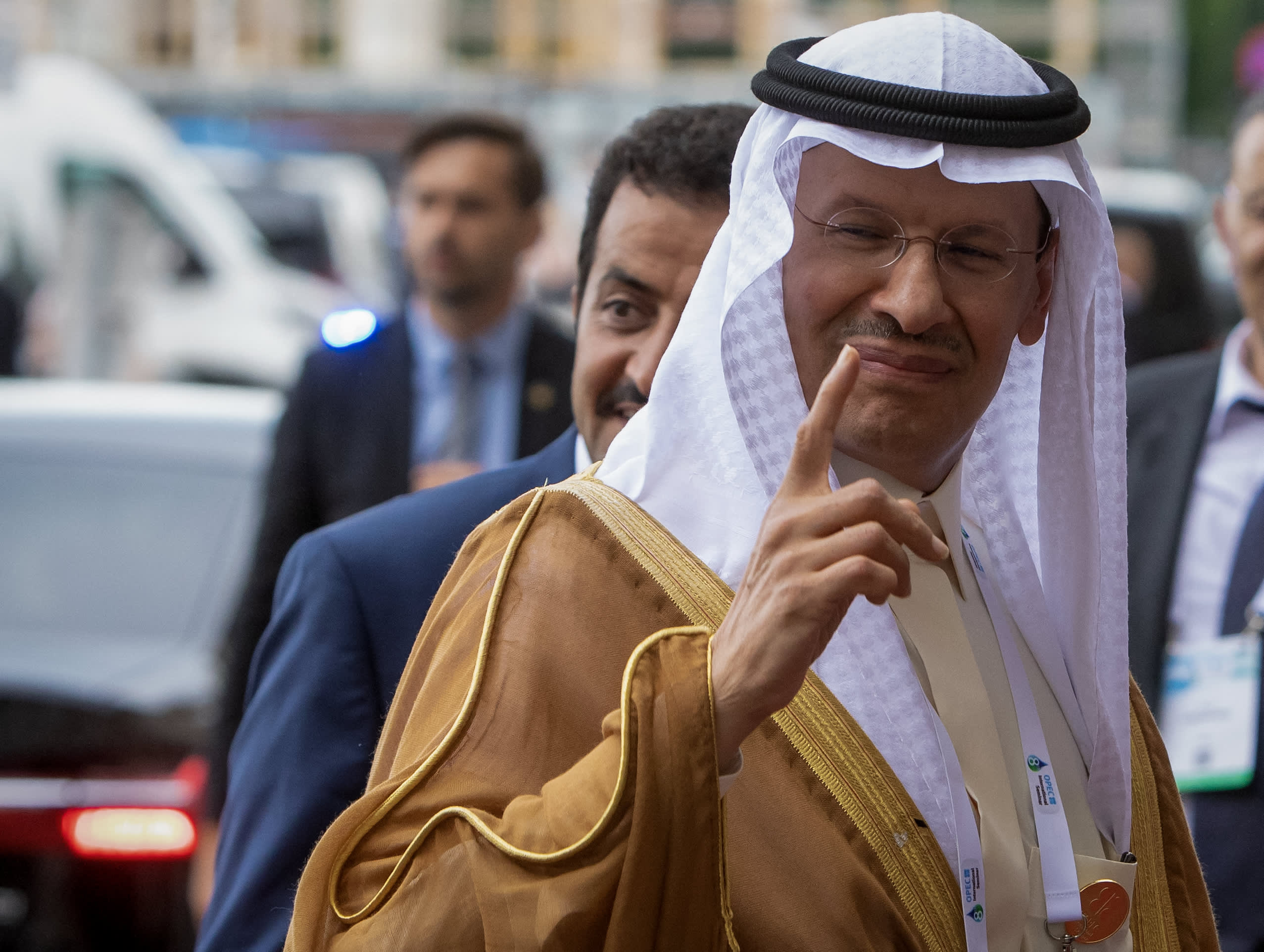 Arabia Saudita, Rusia y varios productores de la OPEP+ extienden los recortes voluntarios en el suministro de crudo hasta finales de junio
