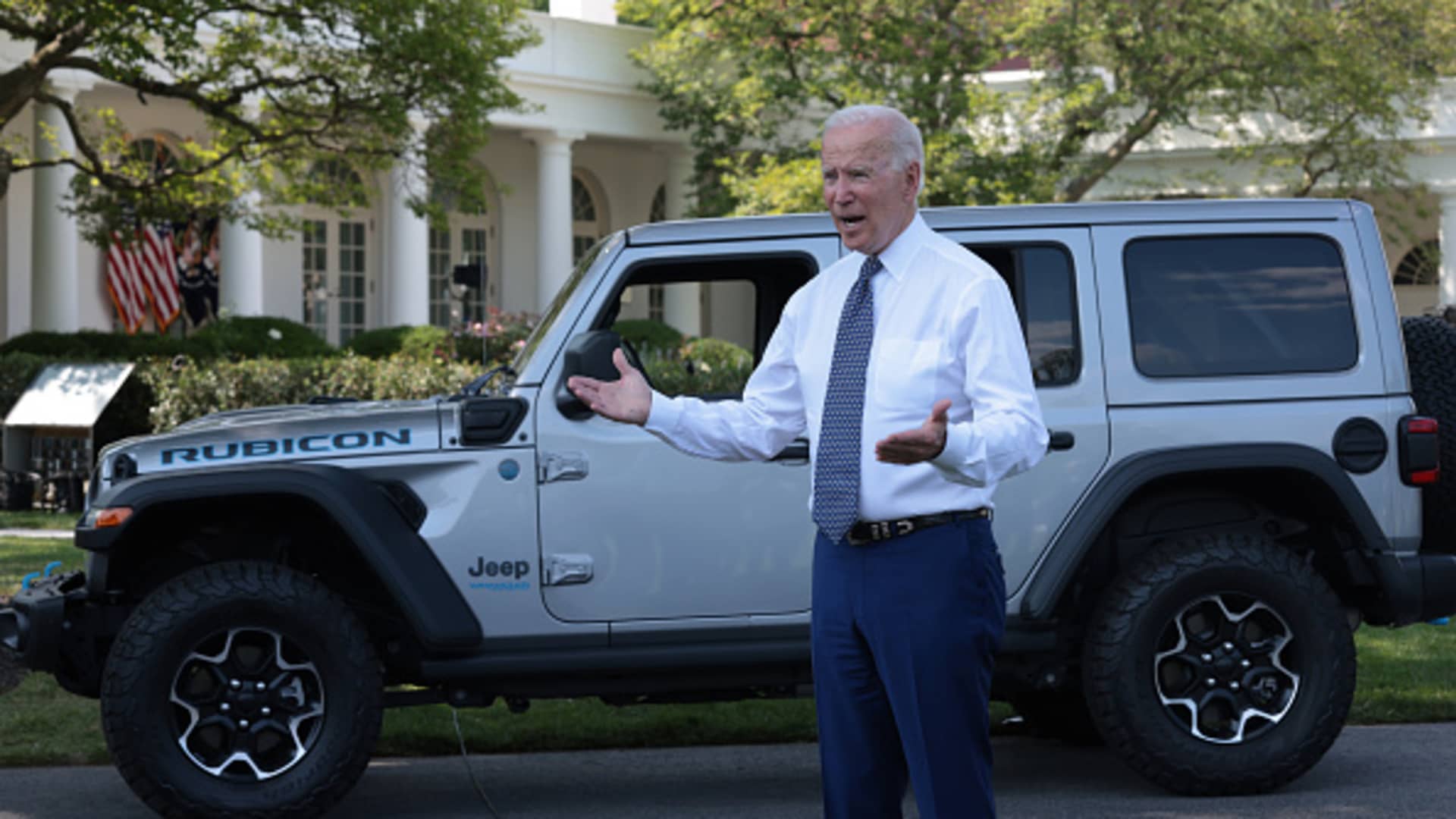 Biden administration to reportedly rest EV rule on tailpipe emissions